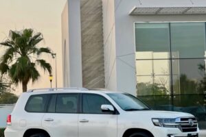Used Land Cruiser GXR Grand Touring 2019 Model 132,000 km, Bahrain