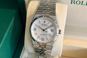 LAND-DWELLER Steel Fluted bezel 36 mm open back case