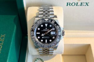 Bruce Wayne GMT – master II Ref 126710GRNR 40 mm