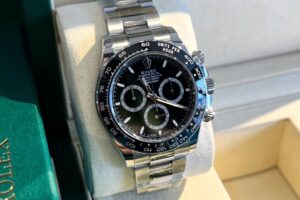 Daytona 40 mm Reference 126500LN Black dial