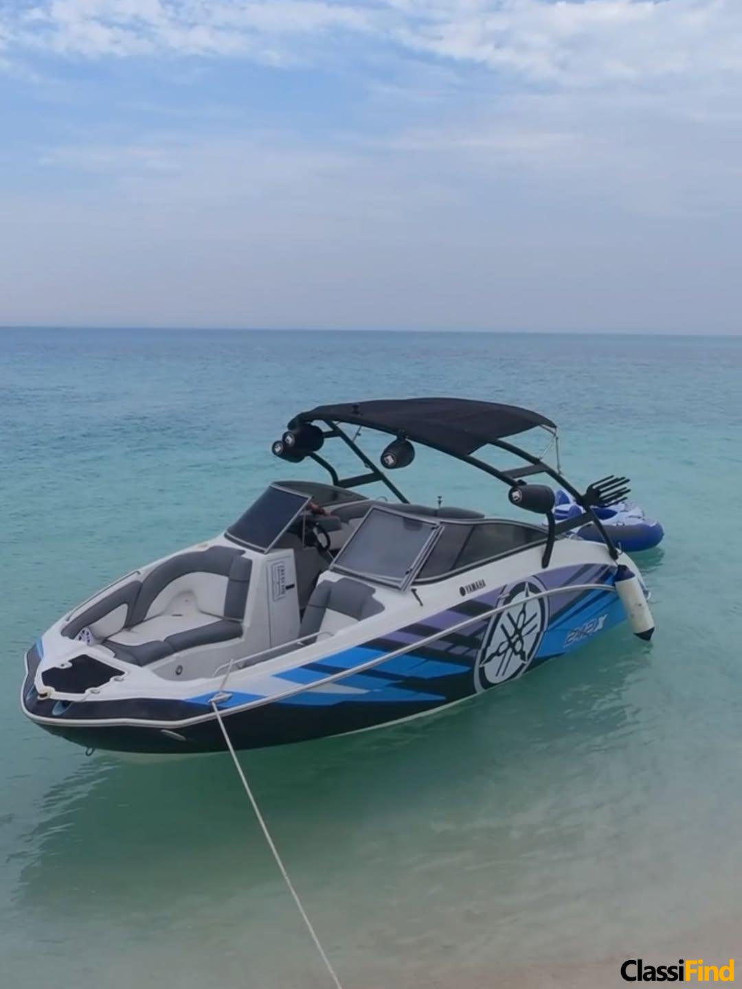 Yamaha 242, model 2011