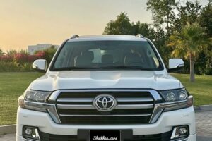 Used Land Cruiser GXR Grand Touring 2019 Model 132,000 km, Bahrain