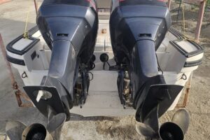 For sale: Yamaha three-carburetor engines, 2007 model.