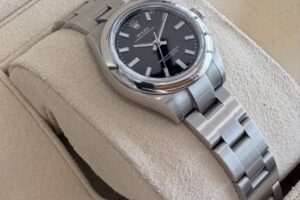 Oyster Perpetual Size: 28