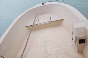 For sale: 18-foot Kuwaiti-made boat