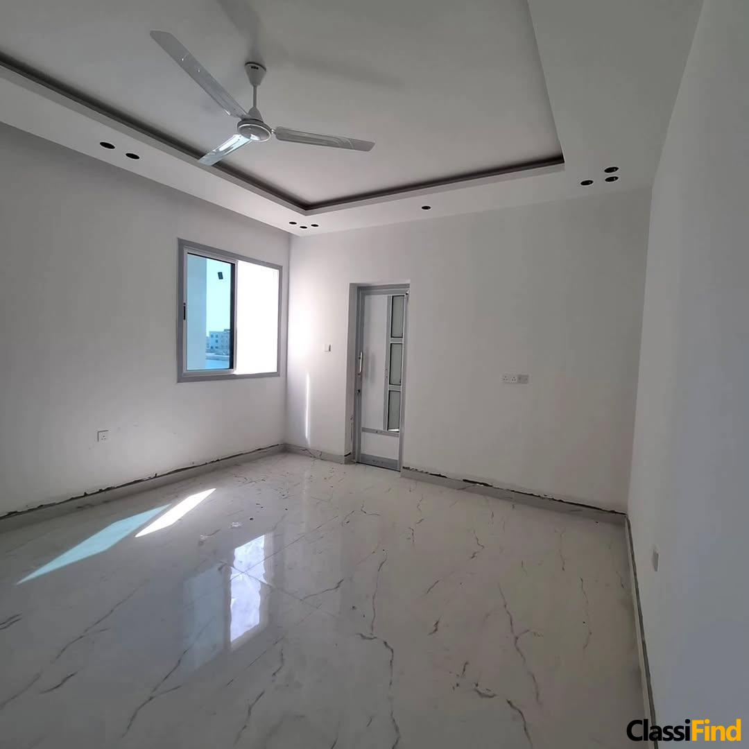 For sale, new apartments in Al-Hidd, with very high-end finishing, very beautiful sea view