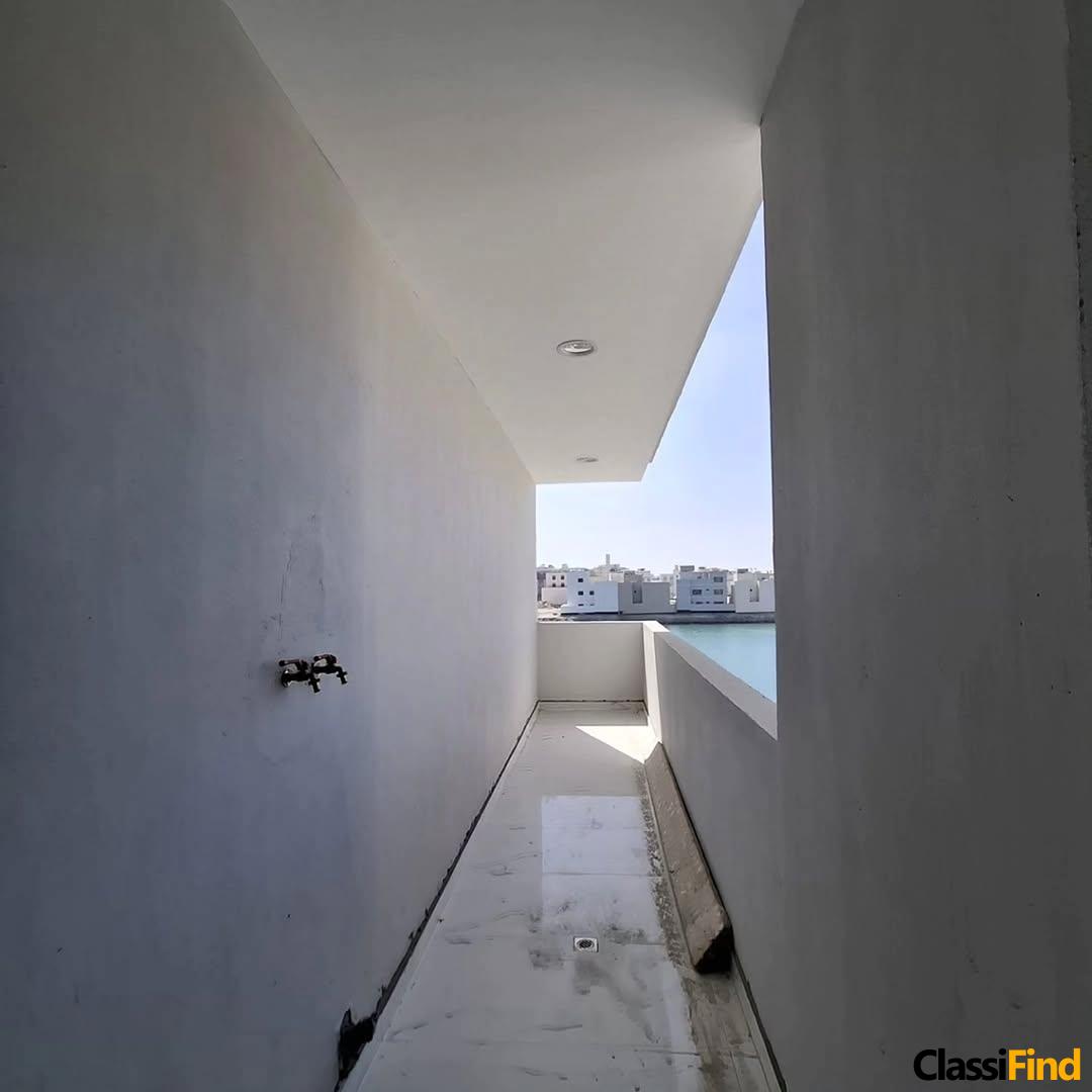 For sale, new apartments in Al-Hidd, with very high-end finishing, very beautiful sea view