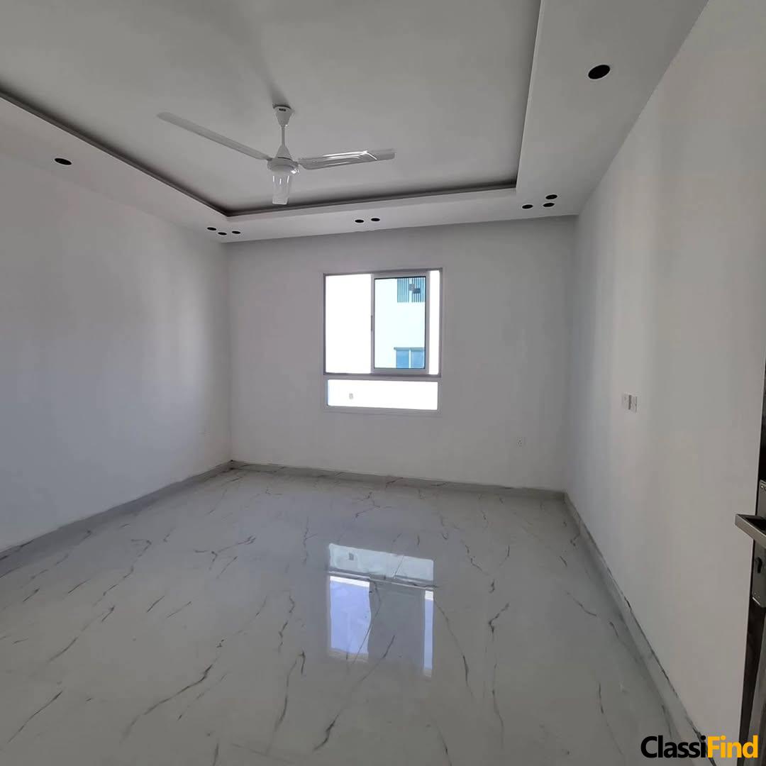 For sale, new apartments in Al-Hidd, with very high-end finishing, very beautiful sea view