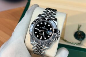 Bruce Wayne 🔥 GMT – master II Ref 126710GRNR 40 mm