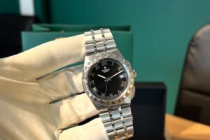 Tudor Royal Date Black dial with Roman numerals Size 38 mm