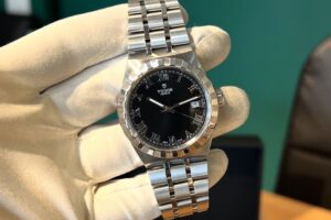 Tudor Royal Date Black dial with Roman numerals Size 38 mm