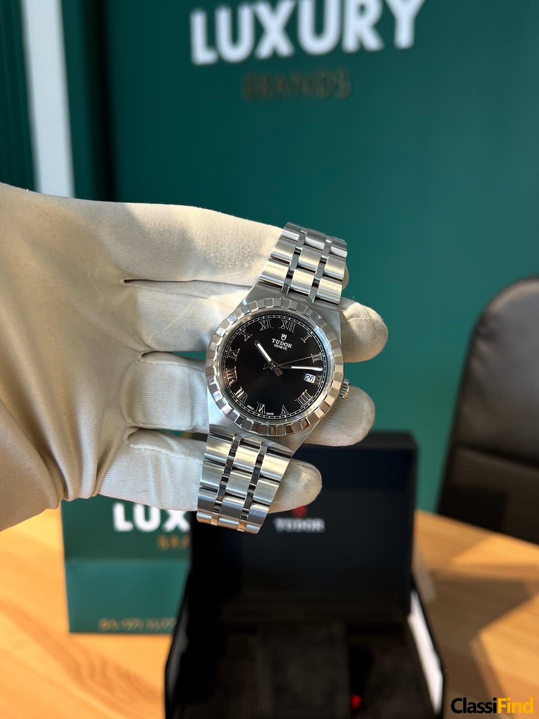 Tudor Royal Date Black dial with Roman numerals Size 38 mm