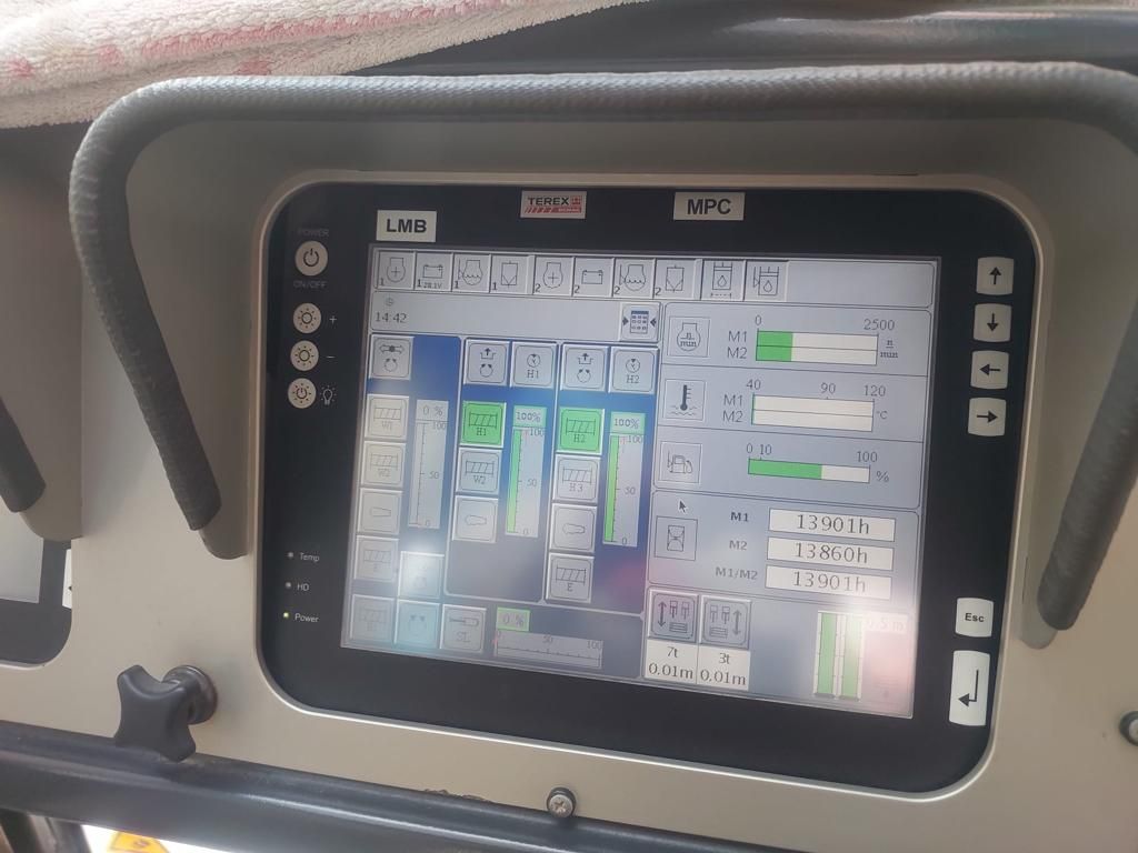 2015 TEREX DEMAG CC 6800 FOB BAHRAIN