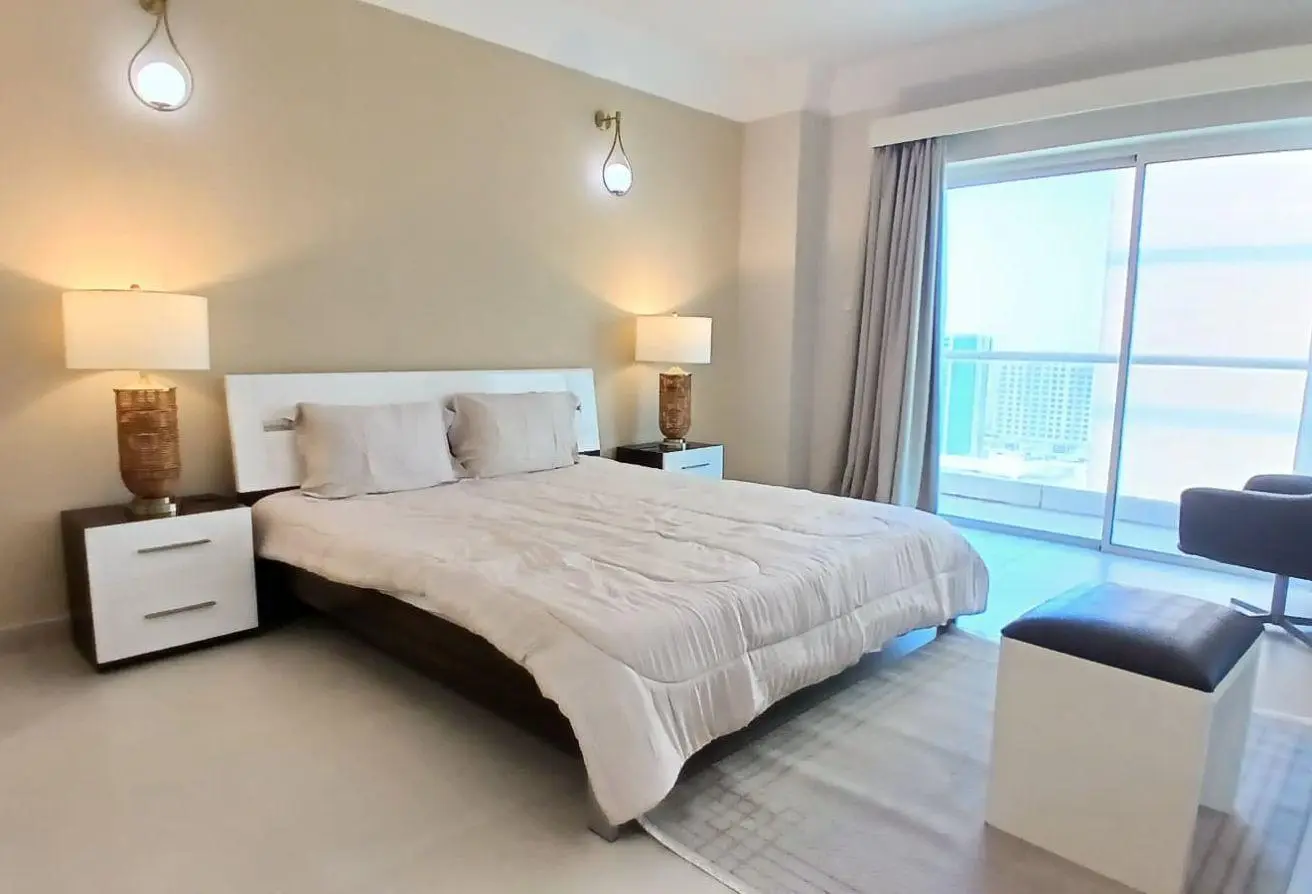 Luxury 2BR | Housekeeping | Gym Pool | Sea View