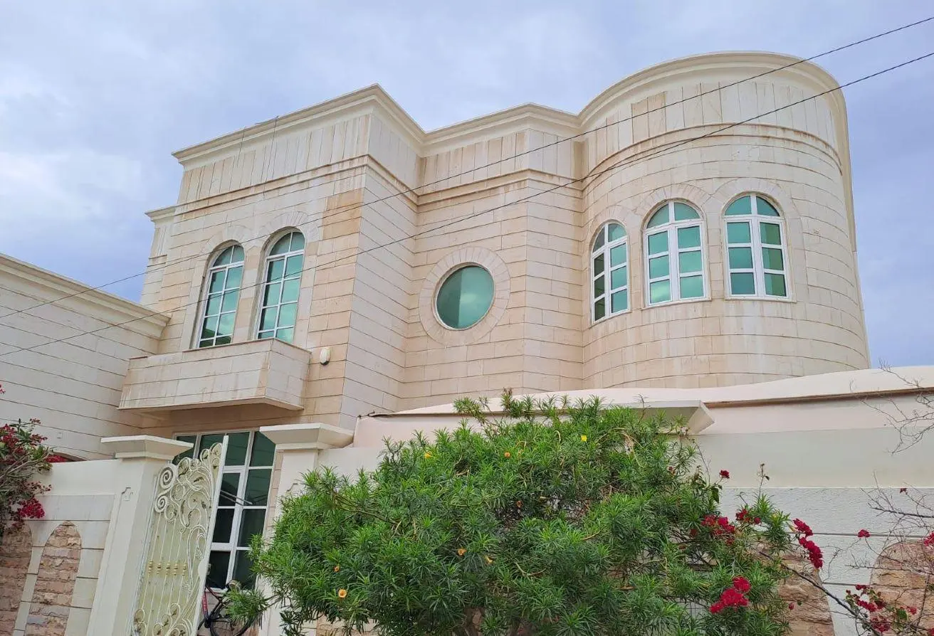Fully furnished villa for sale in Qalali area 5 ma Villas for sale