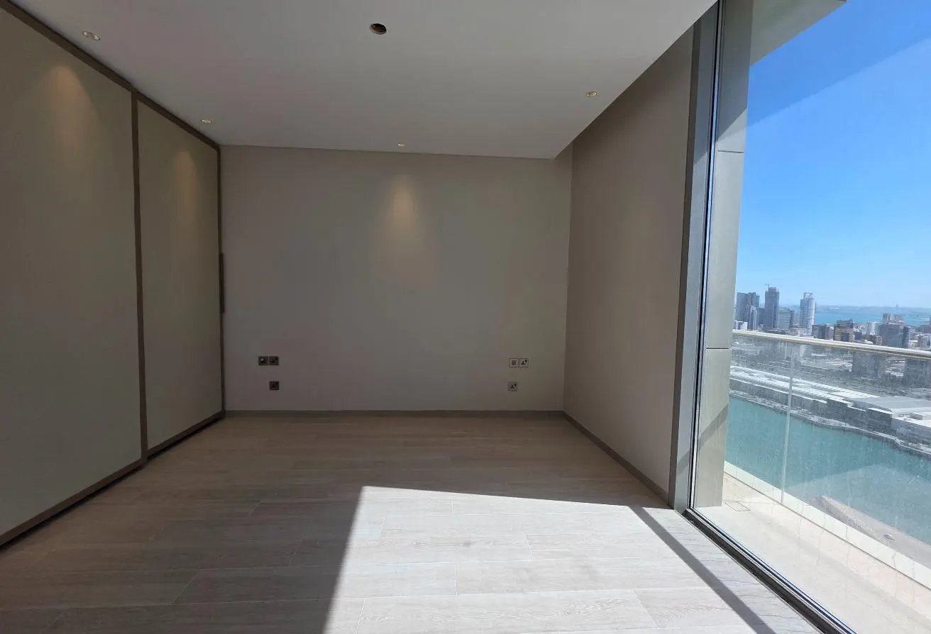 Exquisite Waterfront Apartment in Bahrain Bay