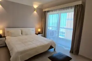Luxury 2BR | Housekeeping | Gym Pool | Sea View