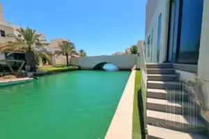 Refurbished Corner Villa with Amazing Canal View