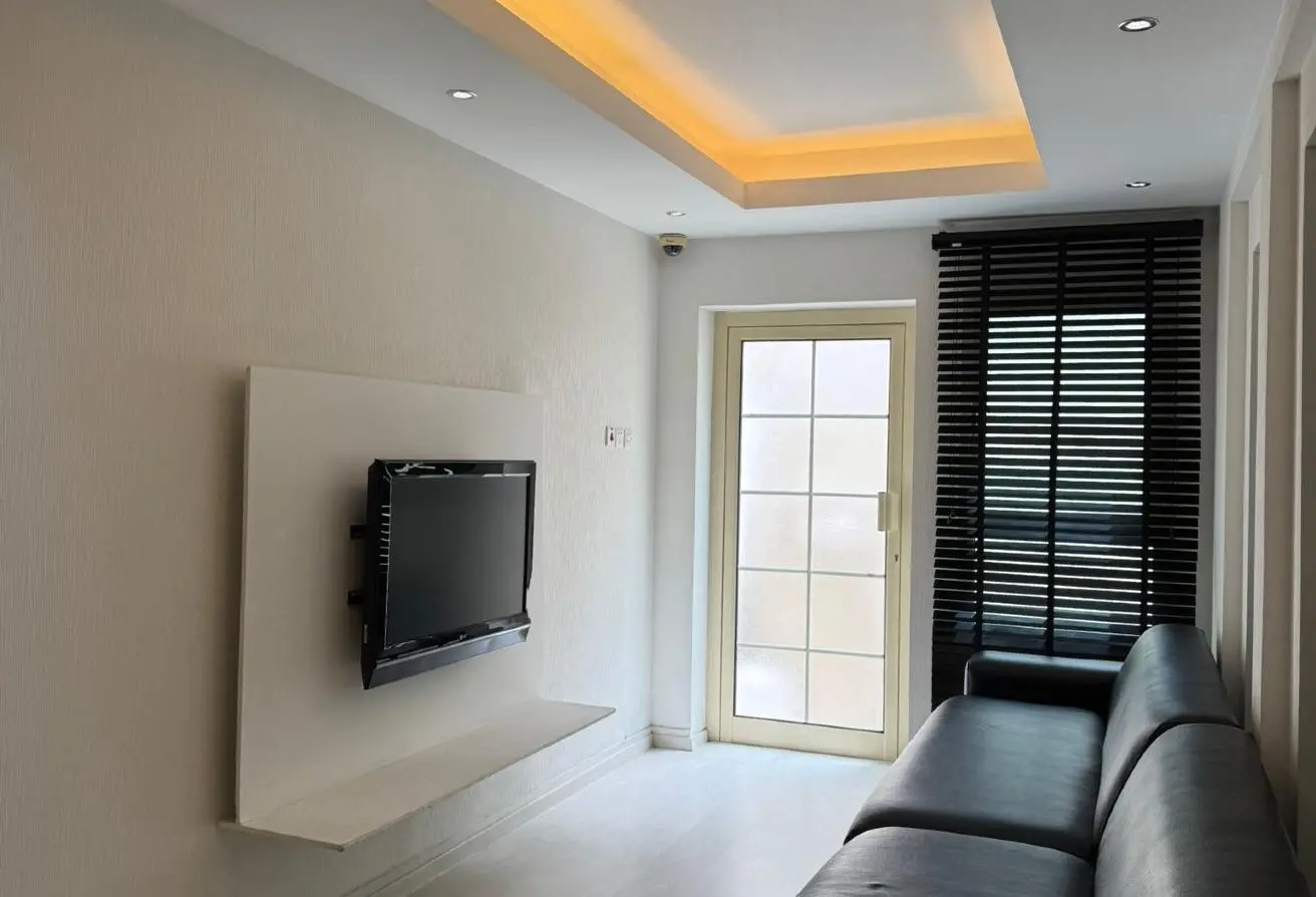 Elegant Family Villa for Sale in Saar Gate – Prime Location Near Villagio Mall