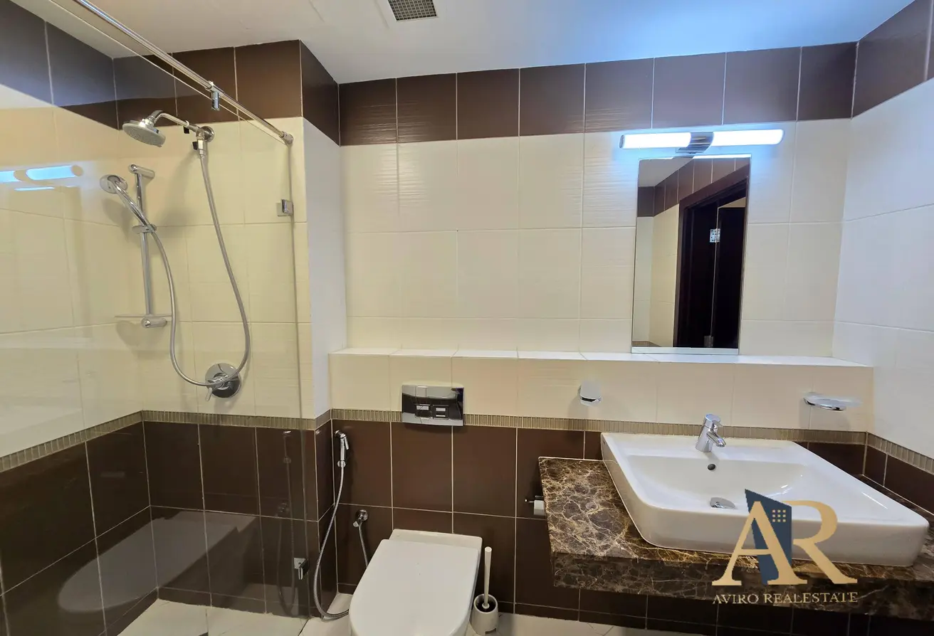 Beautiful Private Home w/Private Pool Villas for sale in Amwaj Avenue