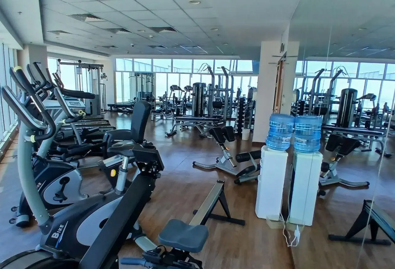 Luxury 2BR | Housekeeping | Gym Pool | Sea View