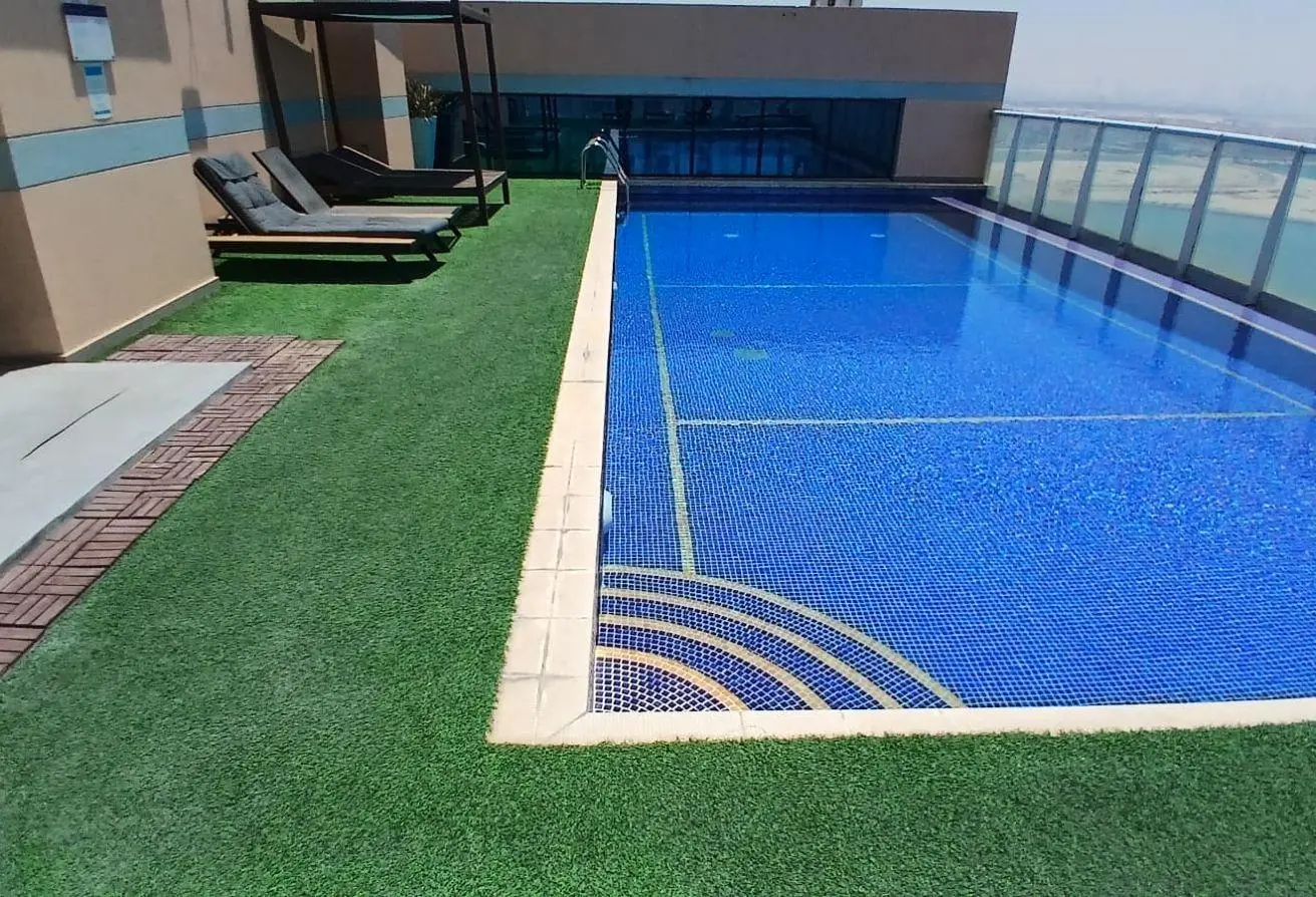 Luxury 2BR | Housekeeping | Gym Pool | Sea View