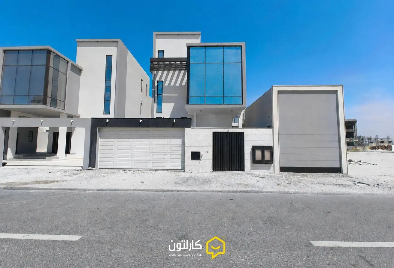 Villas for sale in Mozoon