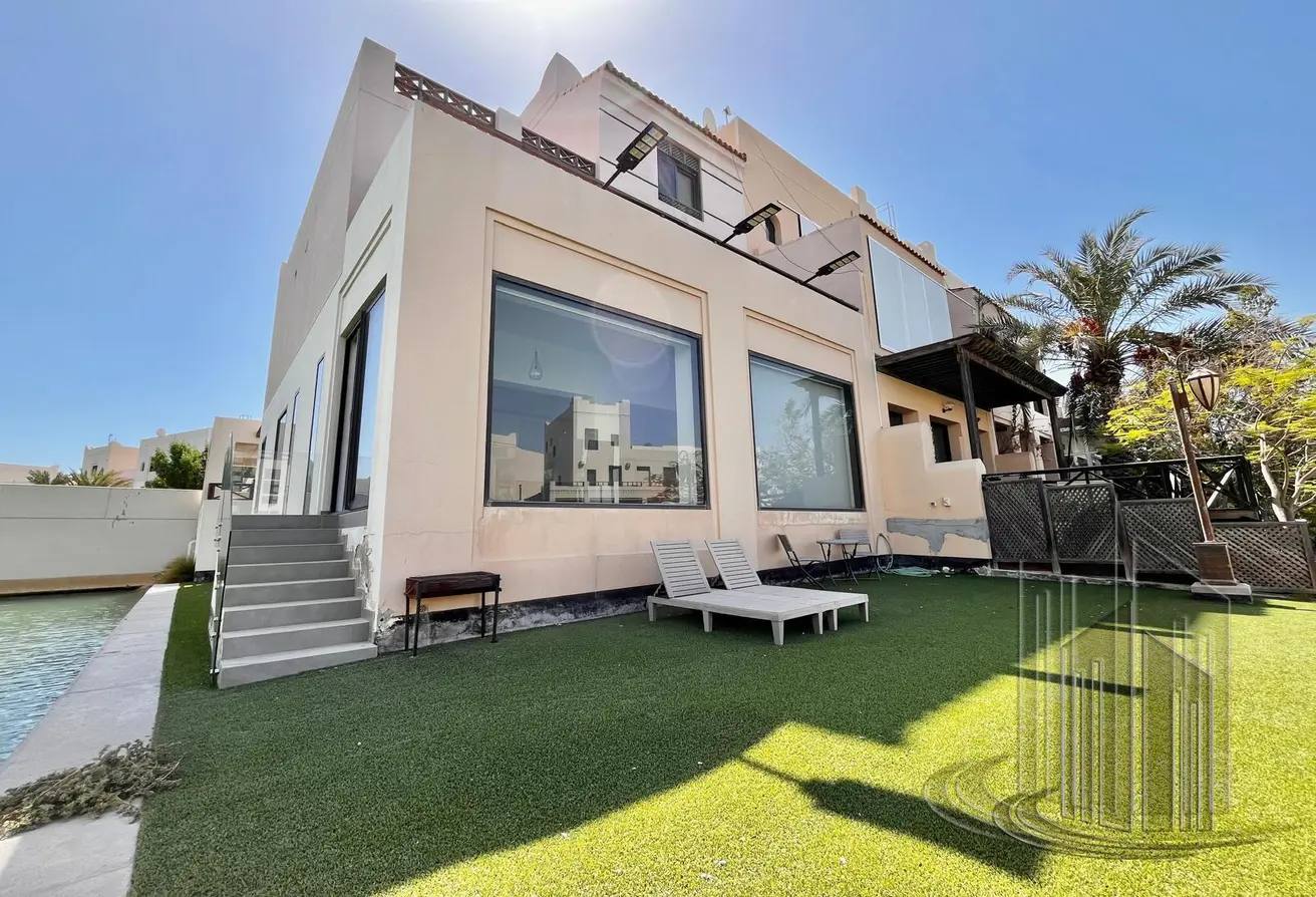 Refurbished Corner Villa with Amazing Canal View