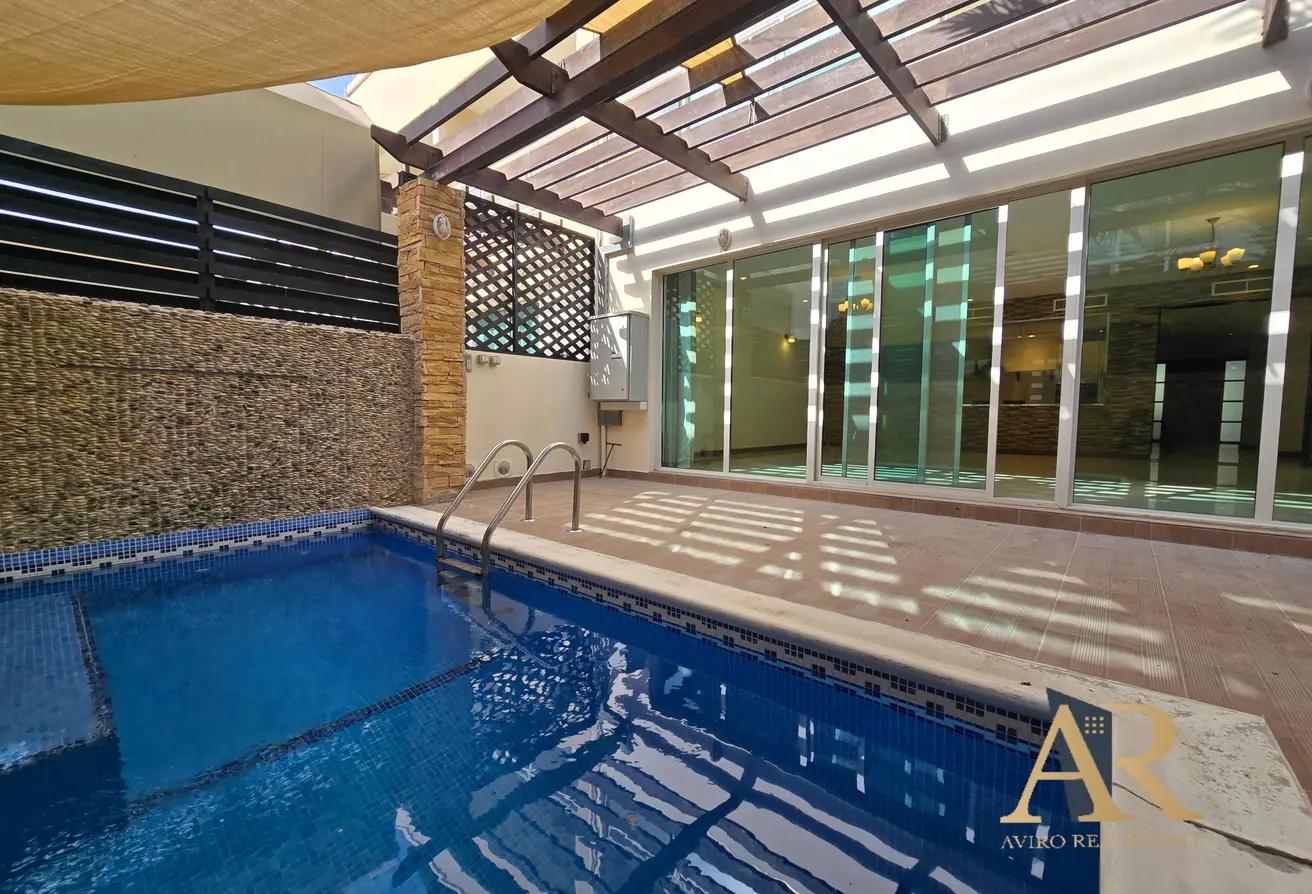 Beautiful Private Home w/Private Pool Villas for sale in Amwaj Avenue