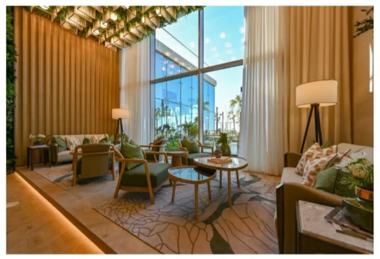 Exquisite Waterfront Apartment in Bahrain Bay