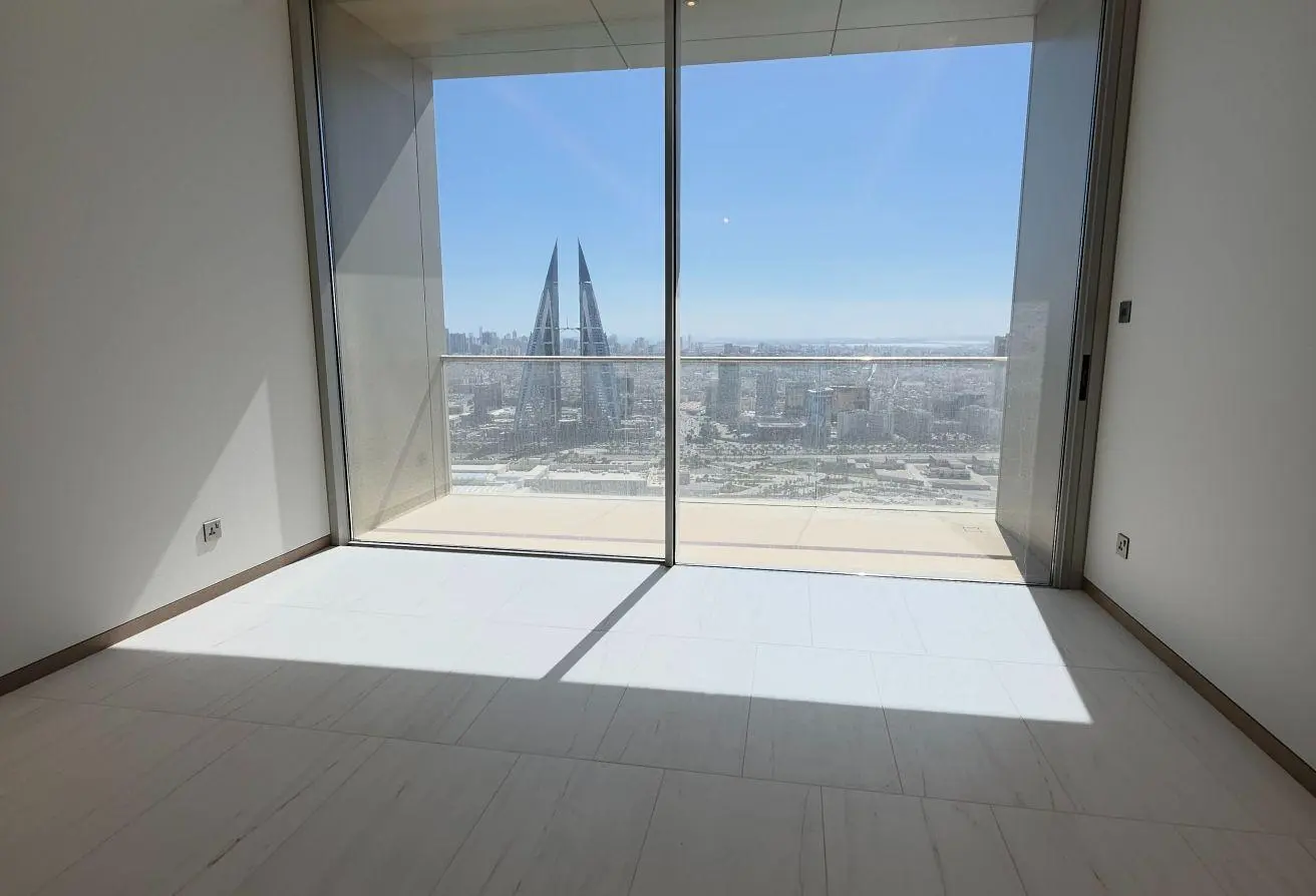 Exquisite Waterfront Apartment in Bahrain Bay