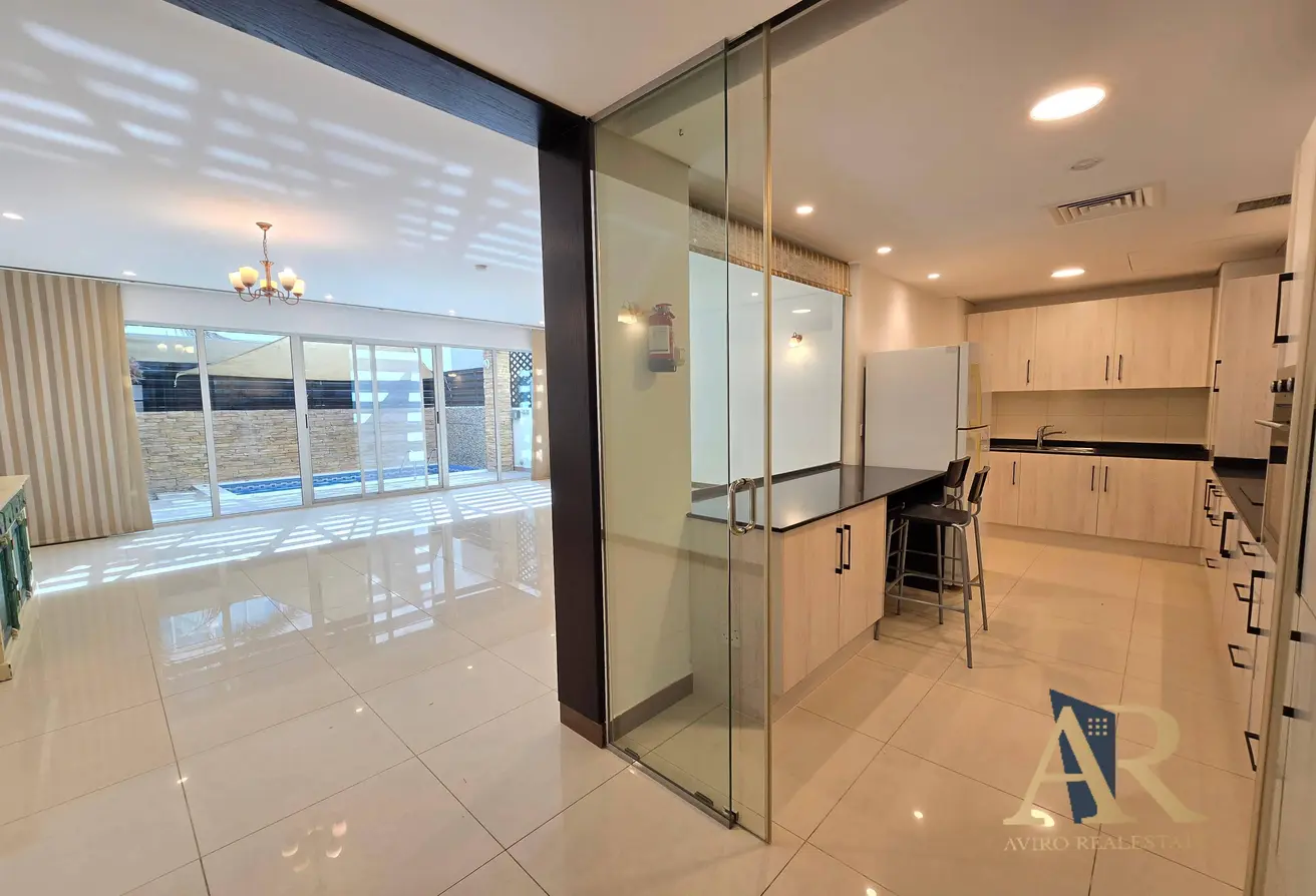 Beautiful Private Home w/Private Pool Villas for sale in Amwaj Avenue