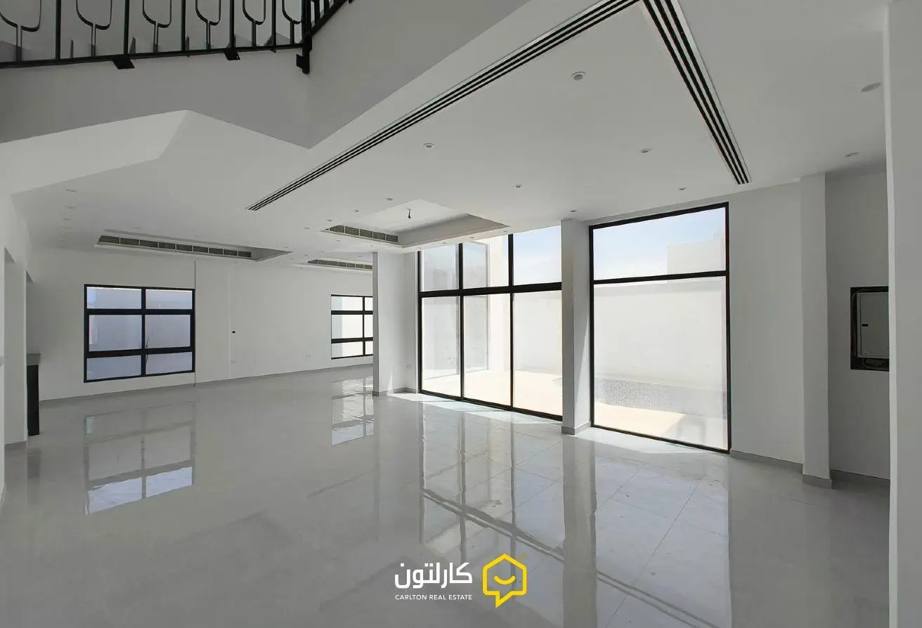 Villas for sale in Mozoon
