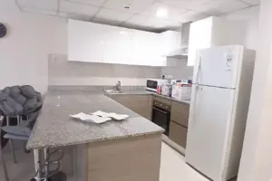 Luxury 2BR | Housekeeping | Gym Pool | Sea View