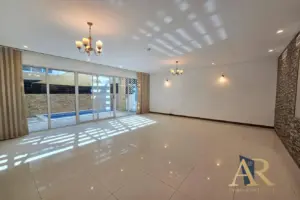 Beautiful Private Home w/Private Pool Villas for sale in Amwaj Avenue