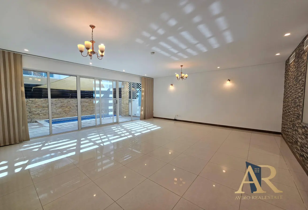 Beautiful Private Home w/Private Pool Villas for sale in Amwaj Avenue