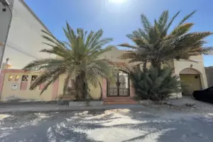فيلا للبيع في سند – الناصفة