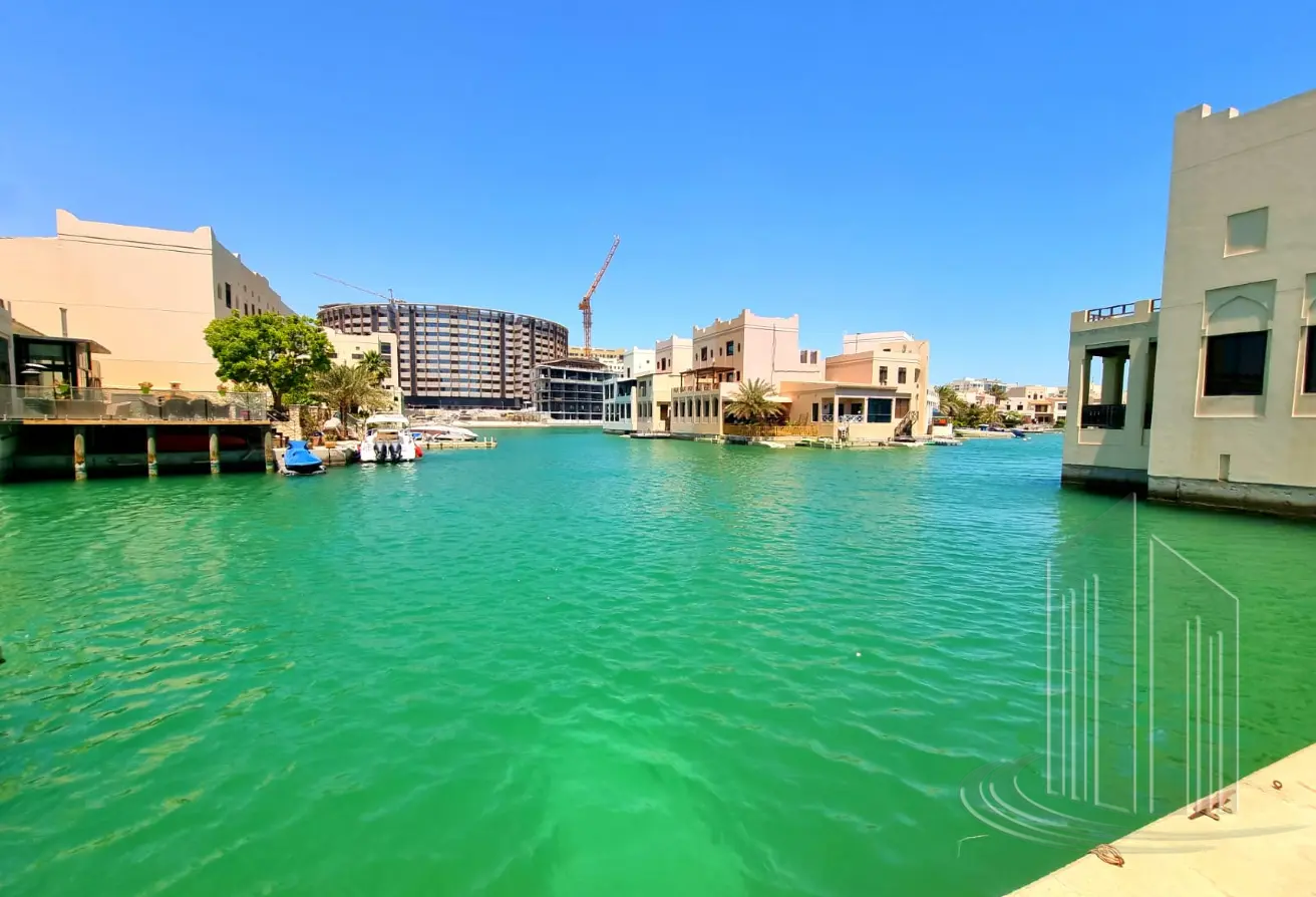 Refurbished Corner Villa with Amazing Canal View