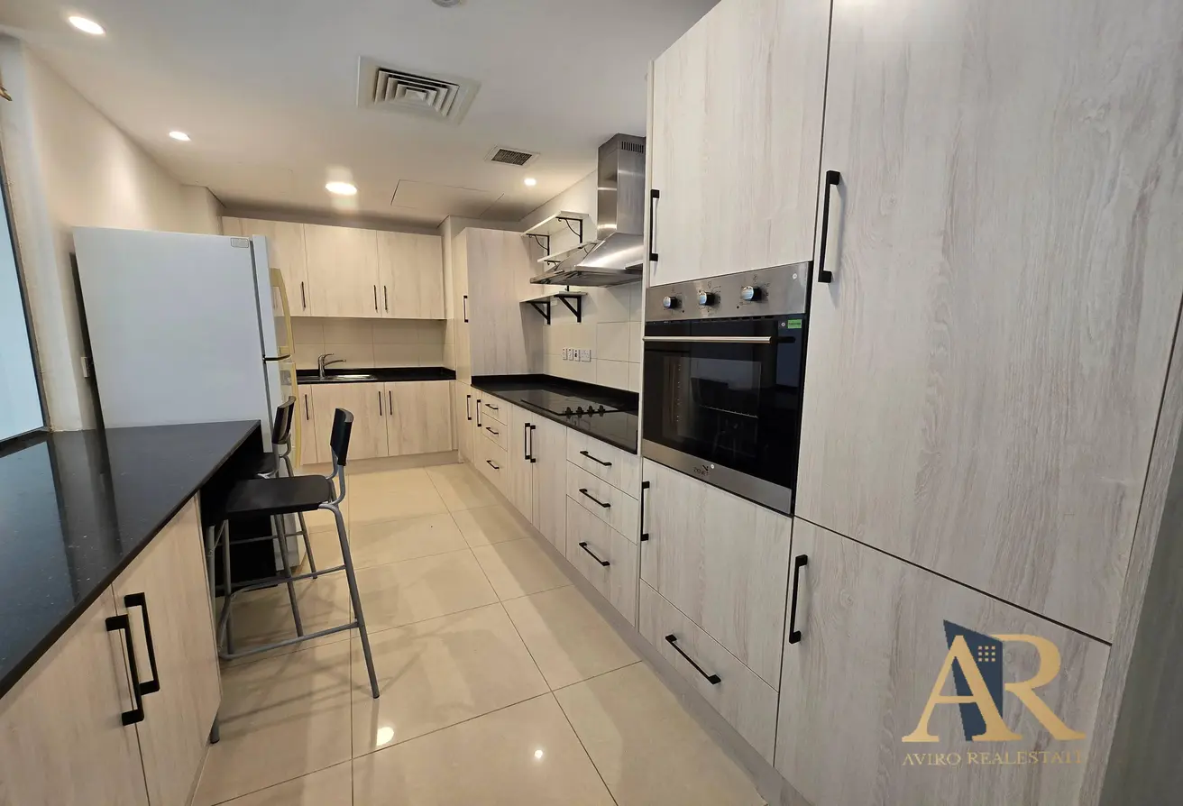 Beautiful Private Home w/Private Pool Villas for sale in Amwaj Avenue