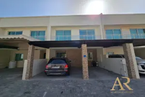 Beautiful Private Home w/Private Pool Villas for sale in Amwaj Avenue