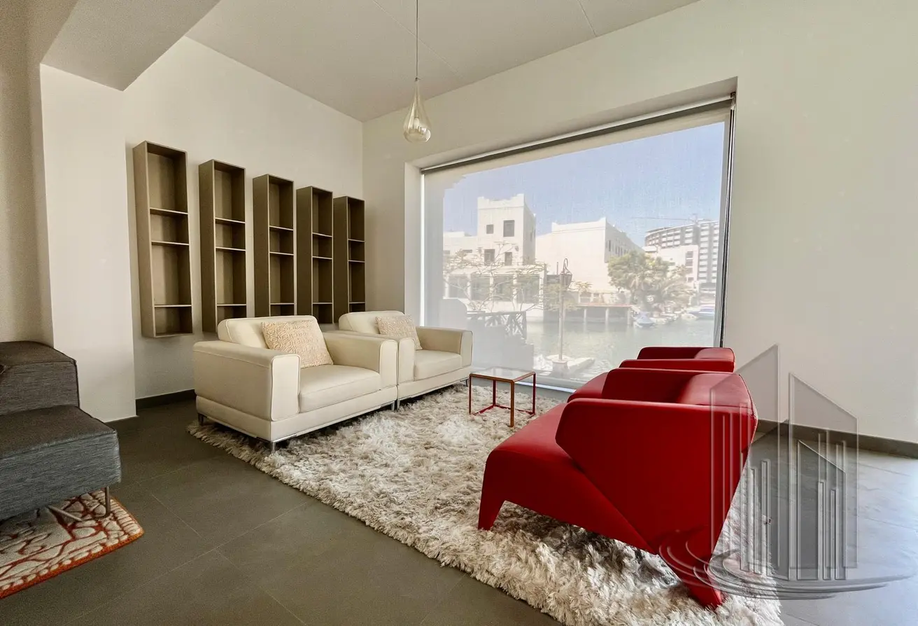 Refurbished Corner Villa with Amazing Canal View