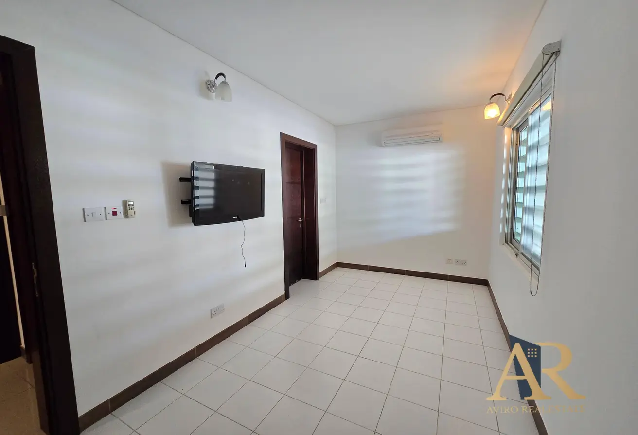 Beautiful Private Home w/Private Pool Villas for sale in Amwaj Avenue