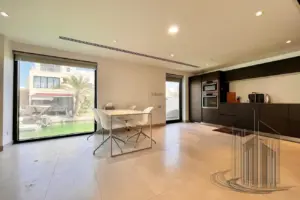 Refurbished Corner Villa with Amazing Canal View