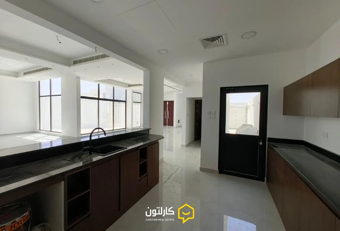 Villas for sale in Mozoon