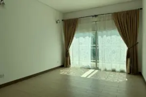 فلل للبيع في شارع أمواج | مسبح خاص | غرفة خادمة | دخل فوري