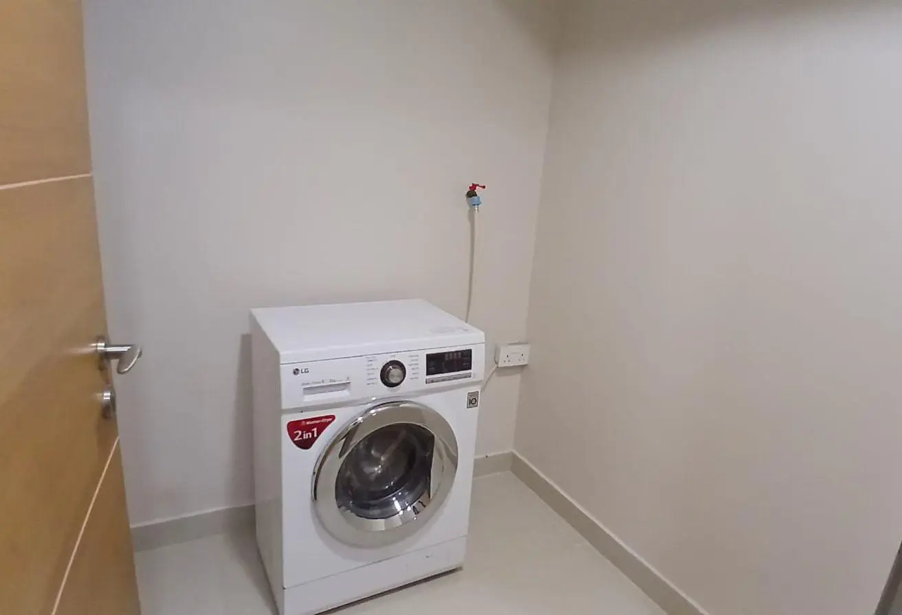 Luxury 2BR | Housekeeping | Gym Pool | Sea View