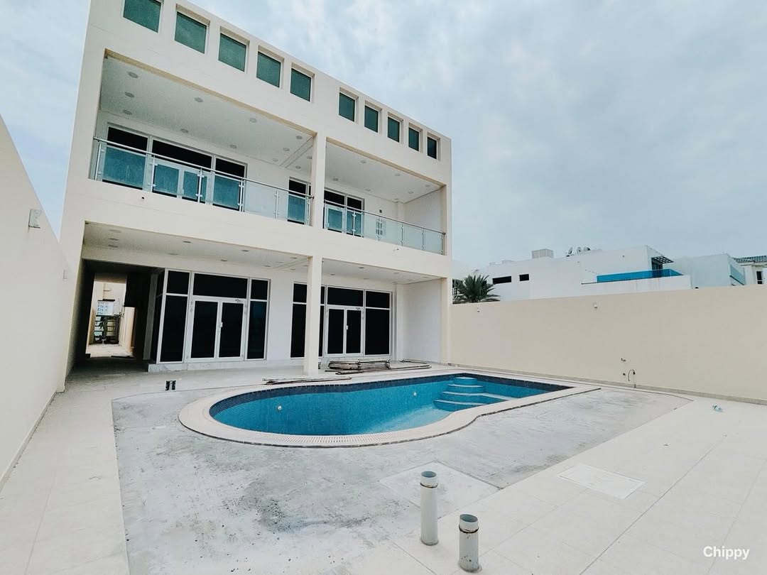 Luxury waterfront living awaits in the heart of Amwaj Islands