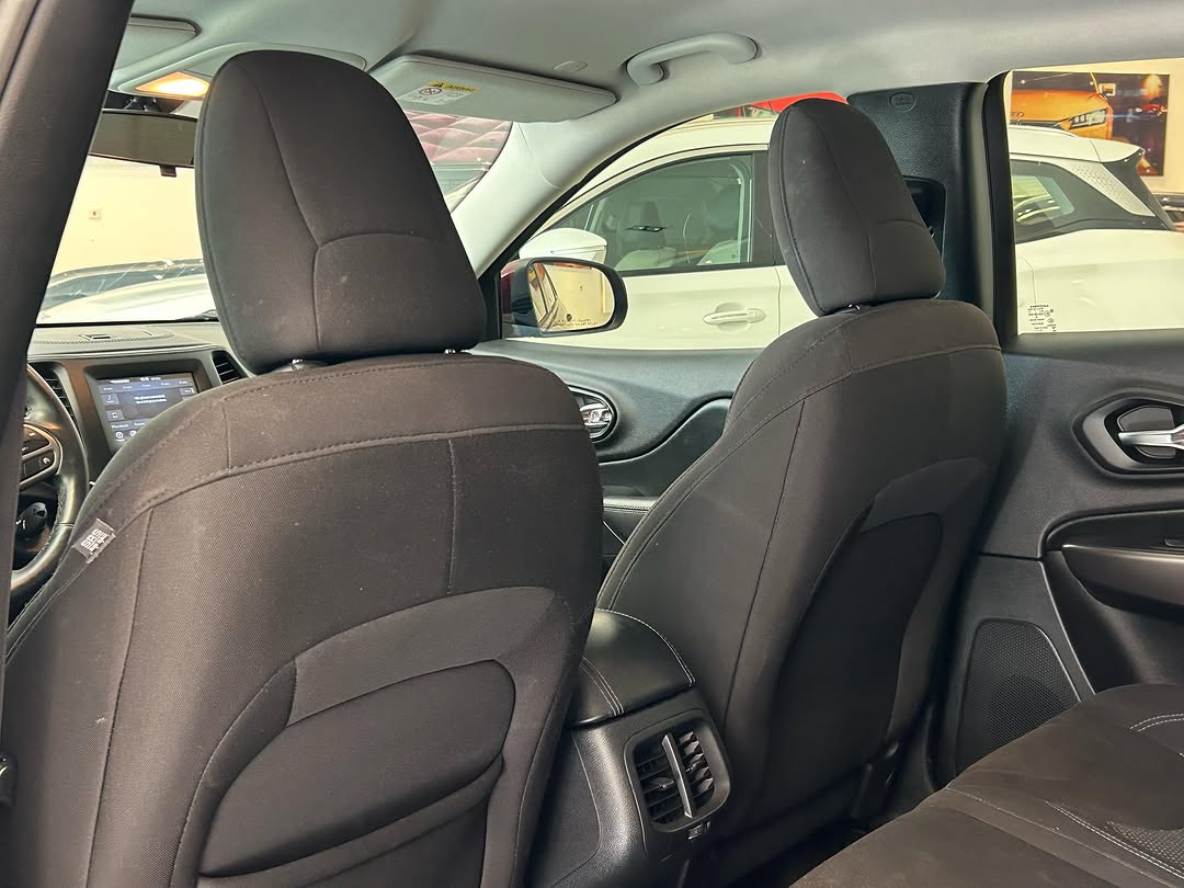 For Sale: Jeep Cherokee Sport V6