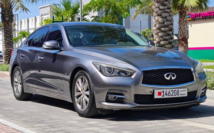 Infiniti Q50 6-cylinder 3.7L engine 2014