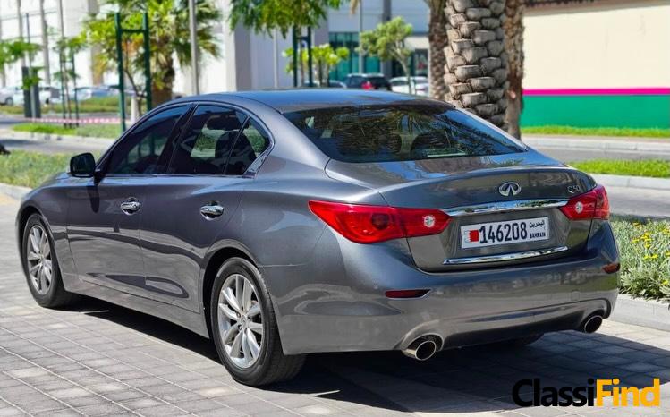 Infiniti Q50 6-cylinder 3.7L engine 2014